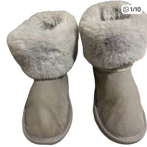 LC Lauren Conrad  grey/silver faux suede booties